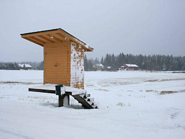 Maitolaituri Ahdenkalliontien varressa